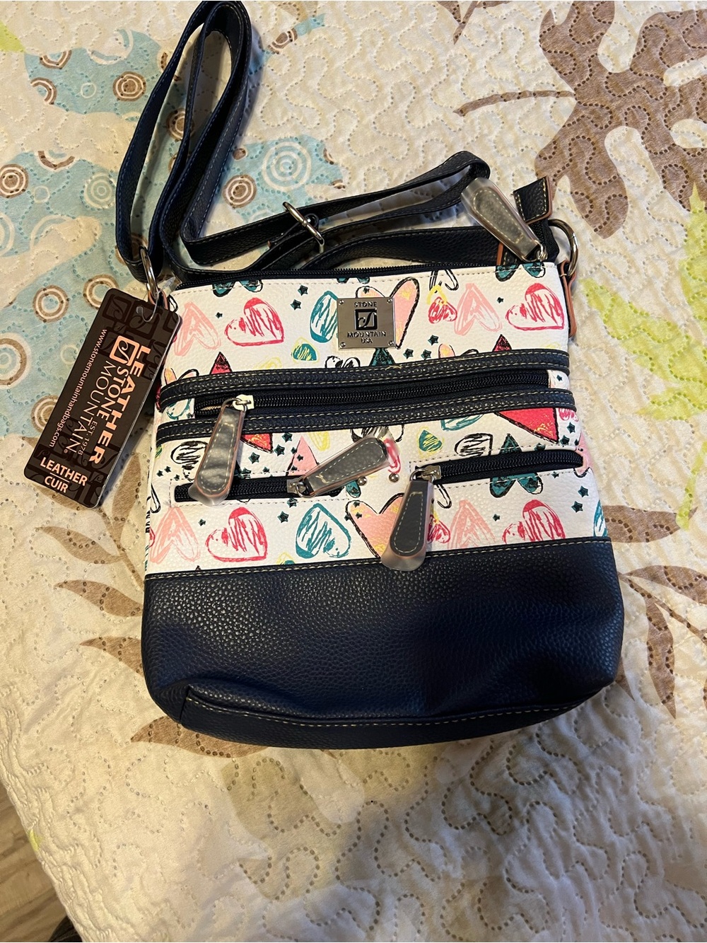 Stone Mountain USA Leather Random Hearts White/Navy $169 Retail Crossbody